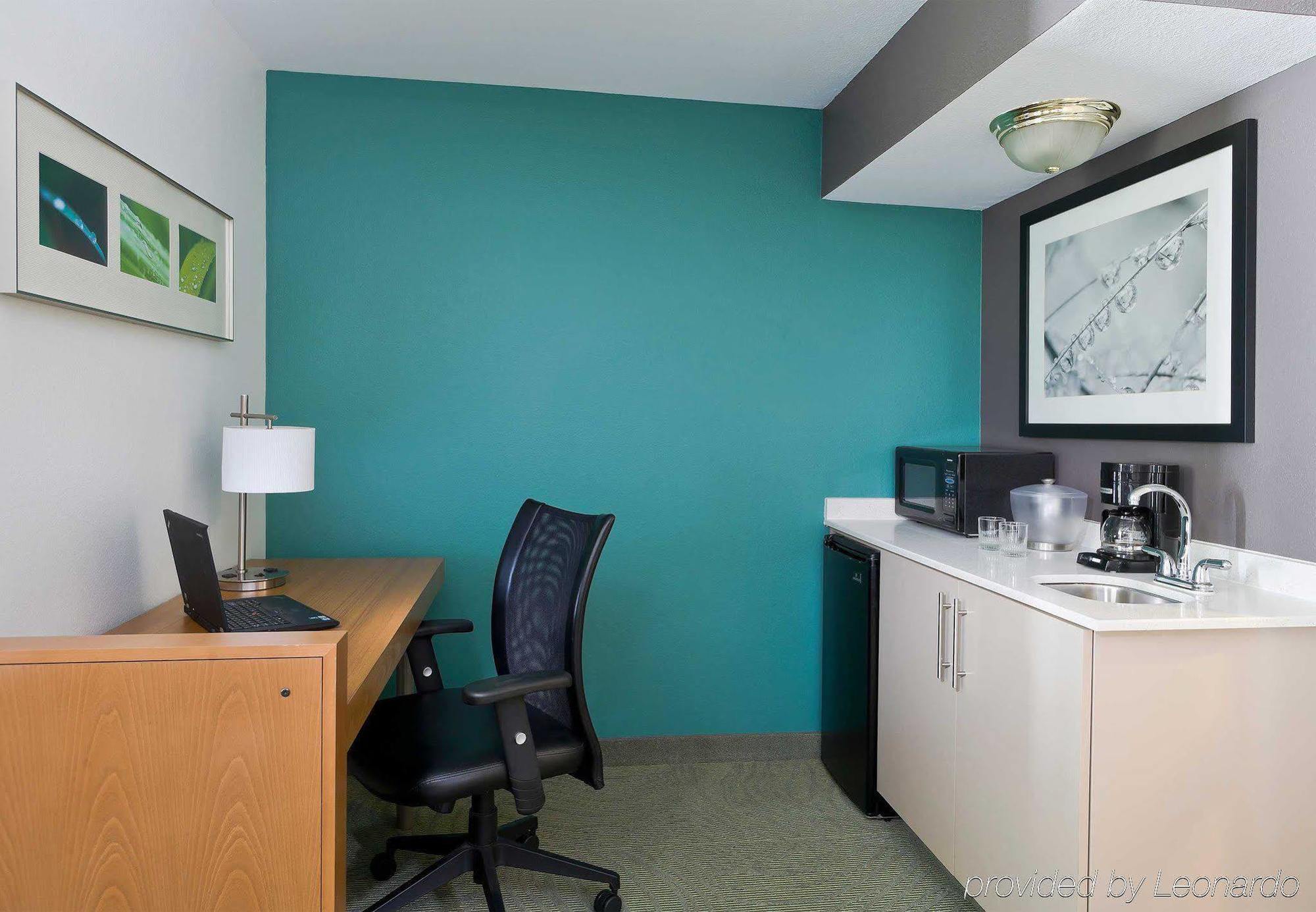 Springhill Suites Phoenix North Экстерьер фото