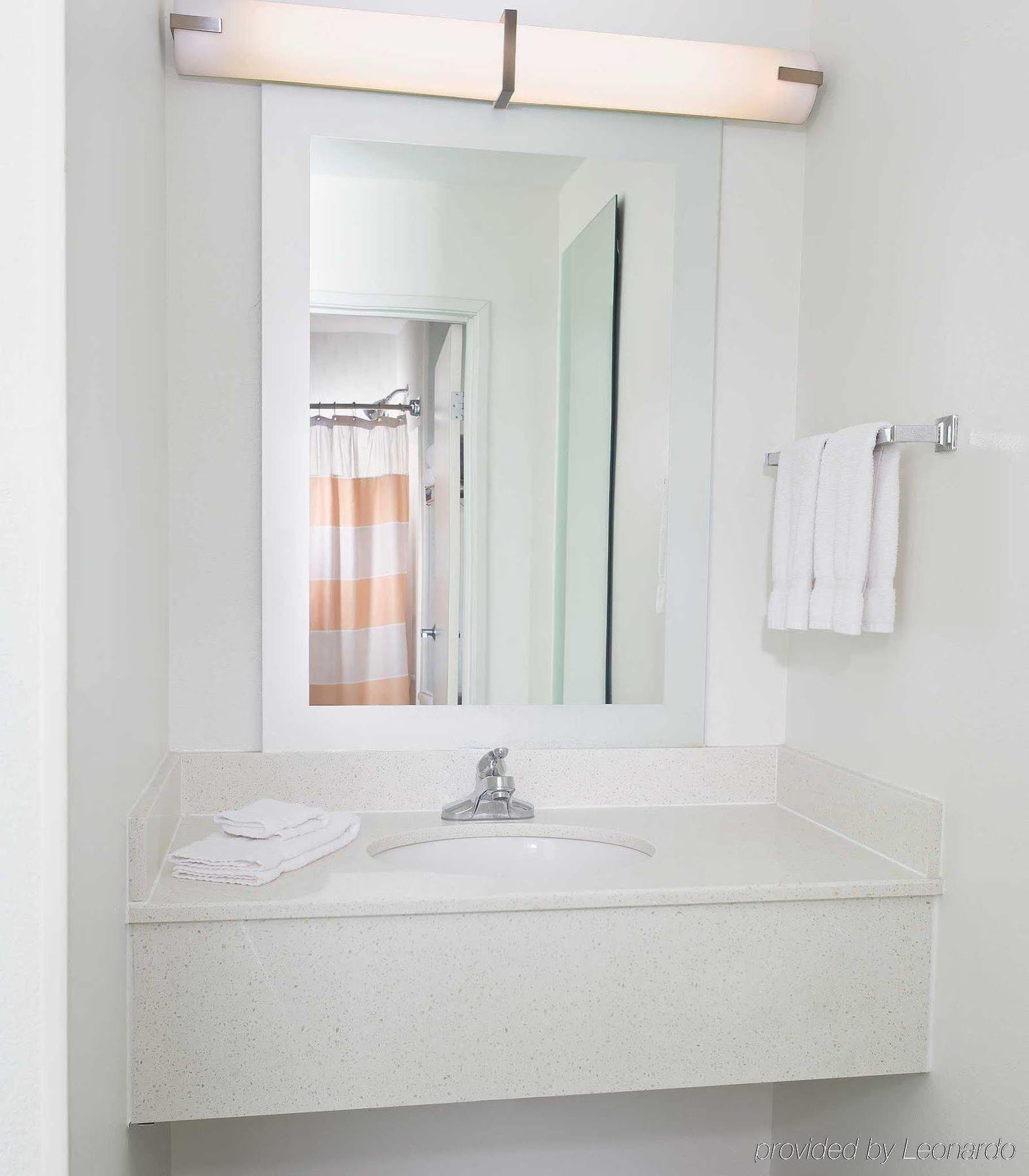 Springhill Suites Phoenix North Экстерьер фото
